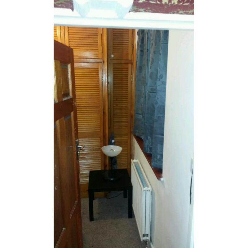 SINGLE ROOM WITH DOUBLE BED TO RENT