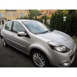 Renault Clio 1.2 16v Dynamique 5dr with built-in Tom Tom sat nav, alloys, air con and 12 months MOT