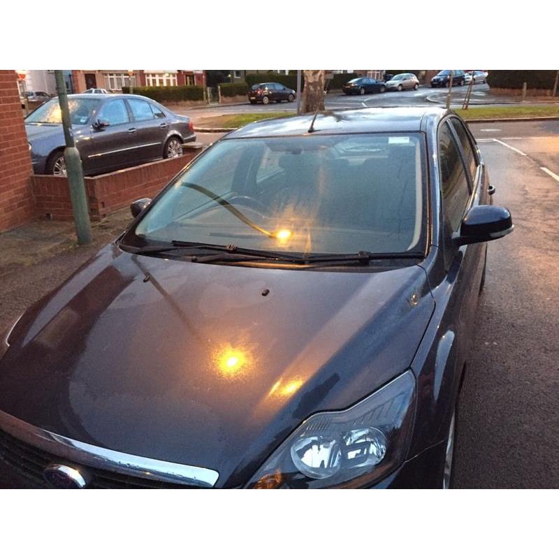 2009 Grey Ford focus 1.6 zetec hatchback petrol