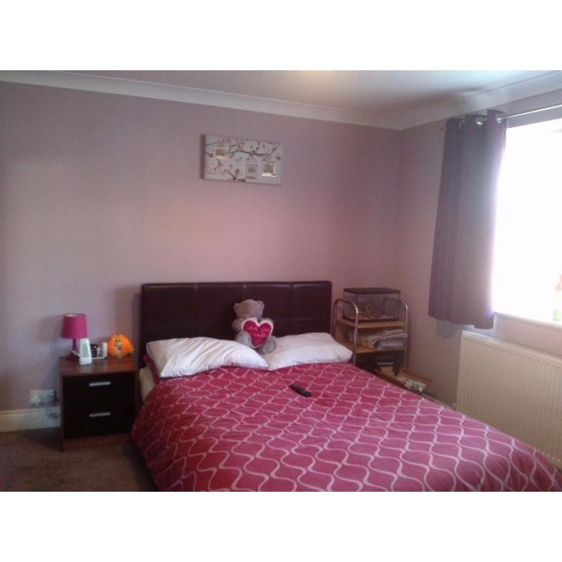 Excellent Fully Furnished Large Double Room in a Perfect Location, Northolt