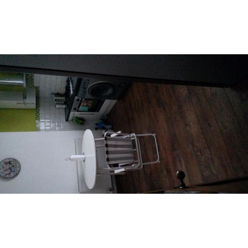 double / singel or twin room is available in se6 Bellingham zone 3 (couples friendly)