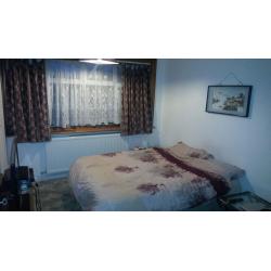 double / singel or twin room is available in se6 Bellingham zone 3 (couples friendly)