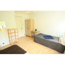 **ARCHWAY** AMAIING XL TWIN ROOM AVAILABLE NOW **TWO MONTH STAY**!! 62H