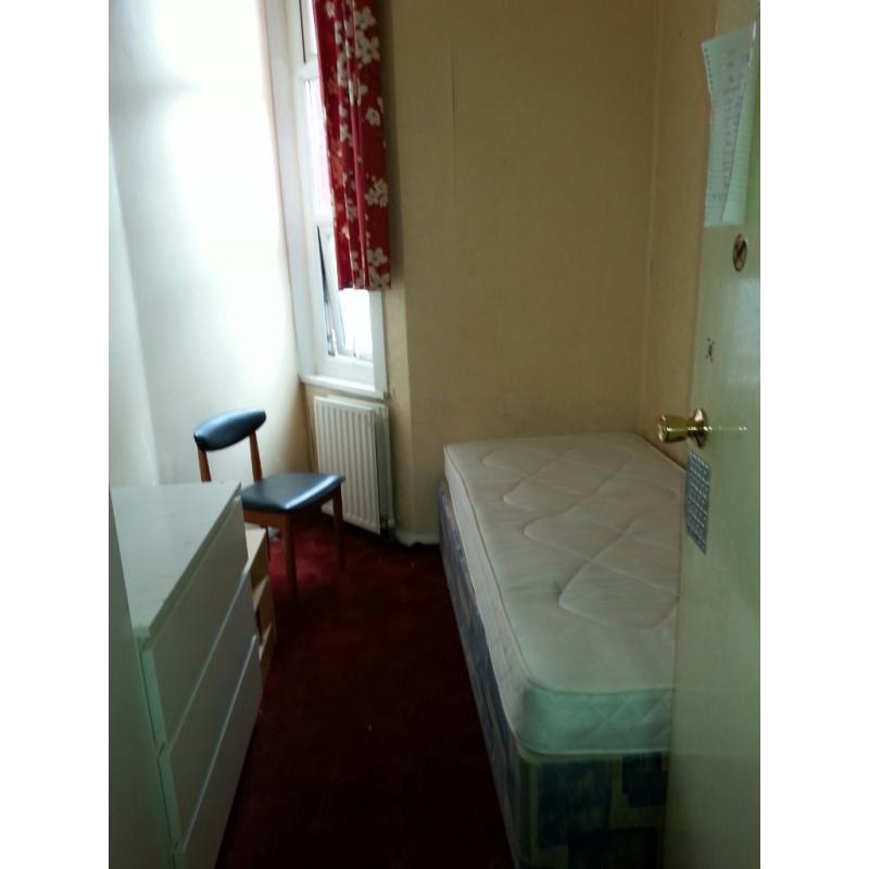 Zone2 NW6 single room in london see room