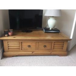 Solid wood chest/coffee table