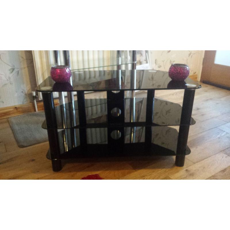 Black glass tv unit