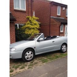 Repair or break Renault megane convertable 1.6 SPORT