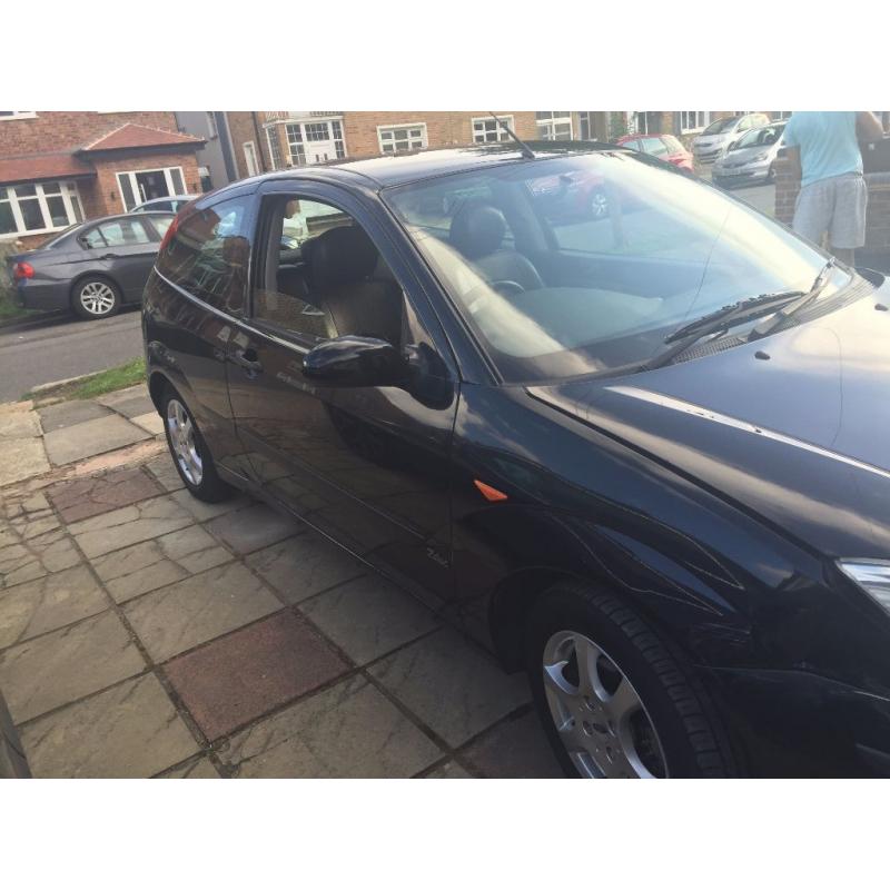 Black Ford Focus 1.6l for sale excellent condition