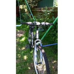 excellent condition women's mountain bike