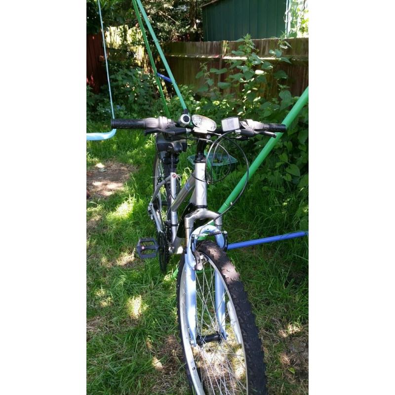 excellent condition women's mountain bike