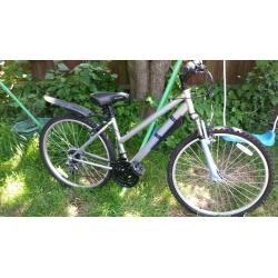 excellent condition women's mountain bike