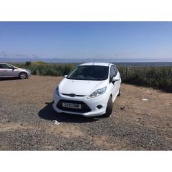 Frozen White Ford Fiesta Zetec S, 1.6 Petrol, Hatchback, 3 Doors