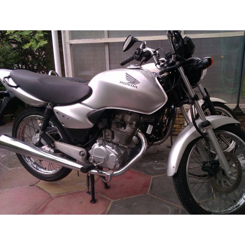 Honda CG125, excellent condition, less than 5k mileage, kept under cover.