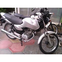 Honda CG125, excellent condition, less than 5k mileage, kept under cover.