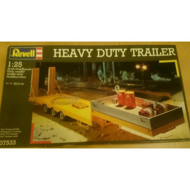 Revell heavy duty trailer model kit scale of 1:25