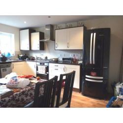 Double Room En-suite with Balcony in new build home near to Birmingham City Centre