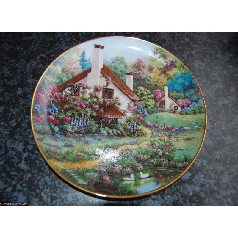 Franklin Mint Heirloom Collectors Plate, The Cozy Glen by Violet Schwenig D6243. Superb Condition