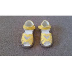 girl shoes size 6