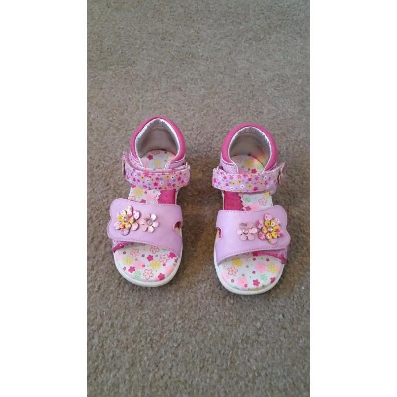 girl shoes size 6