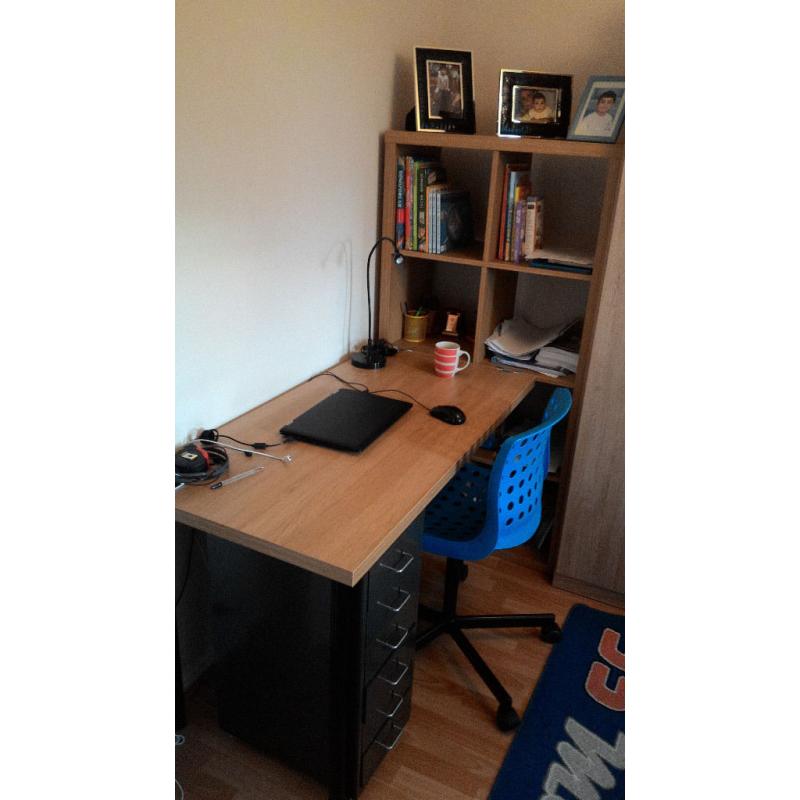 Like-new IKEA Working Desk Set (used only for 3 months)