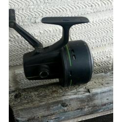 Ryobi and daiwa 123m close face reel press button