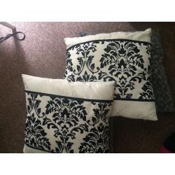 Scatter cushions