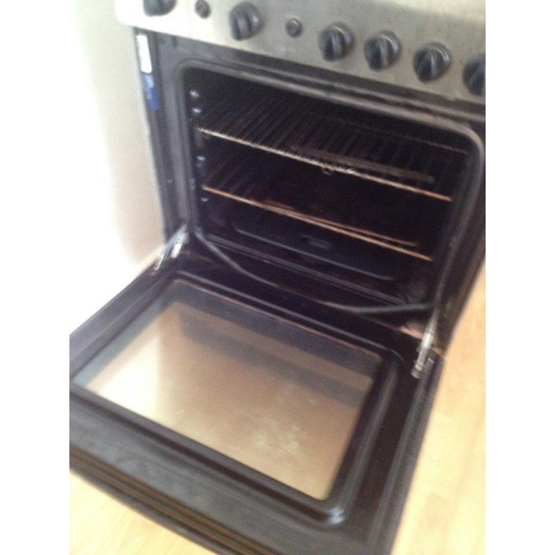 free standing gas cooker