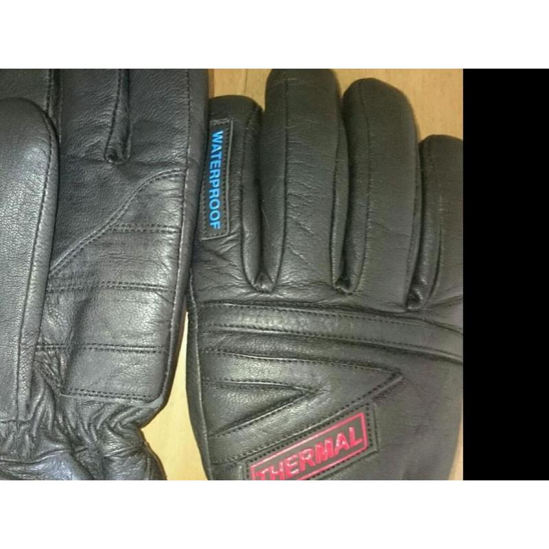 Motorcycle gloves