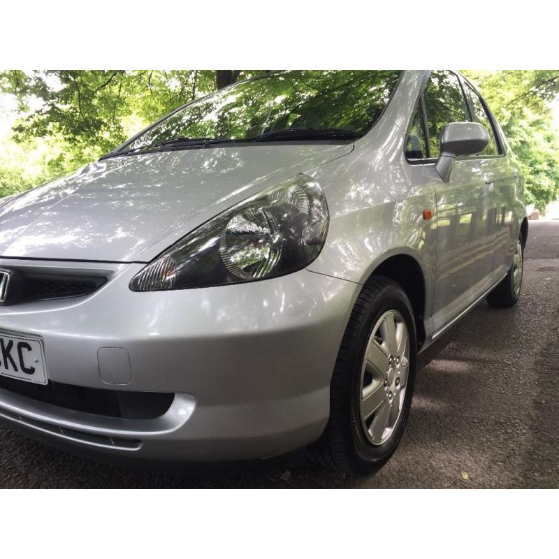 HONDA JAZZ 1.4cc AUTOMATIC ** super low miles & drives like brand new**