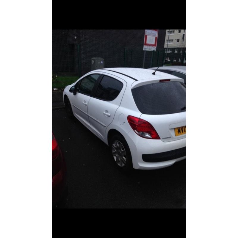 2012 peugeot 207 white