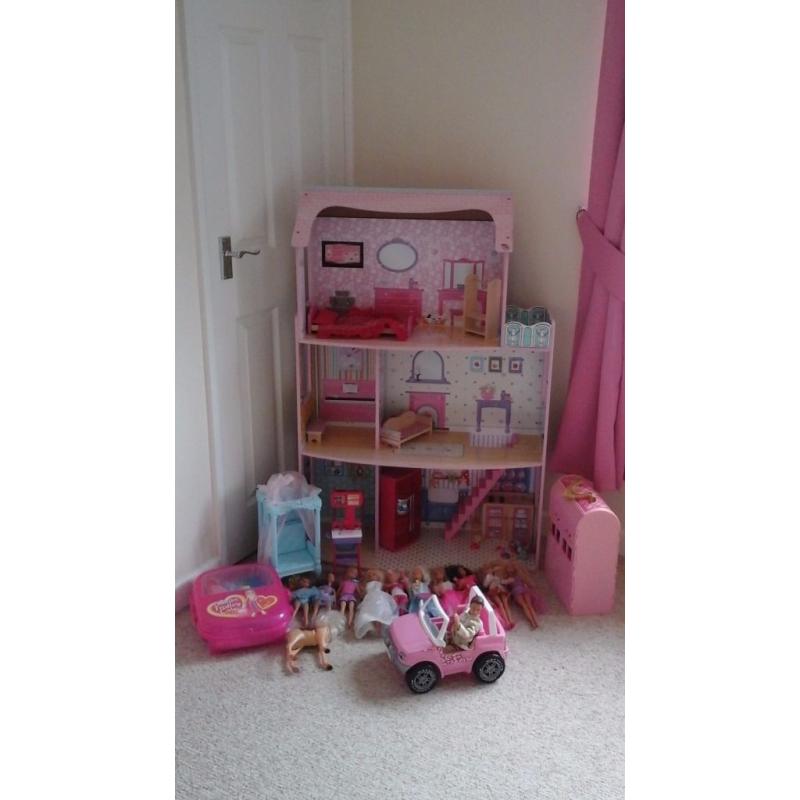 Barbie Playhouse & Huge bundle excellent Condition!!