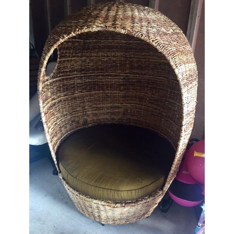 Rattan cuddle chair