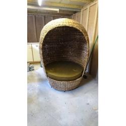 Rattan cuddle chair