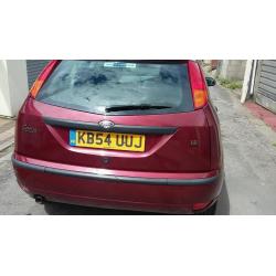 54 Ford Focus Zetec 1.8 petrol 50,000 miles