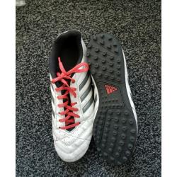 Football boots size 9