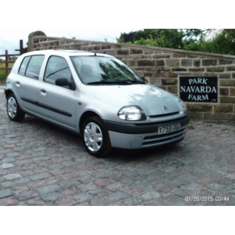 Renault Clio Grande RN In Silver. 2001 Yreg. New Starter Motor Fitted 14th April 2016