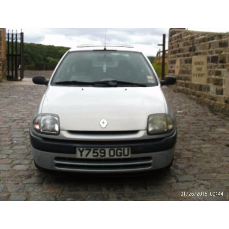 Renault Clio Grande RN In Silver. 2001 Yreg. New Starter Motor Fitted 14th April 2016