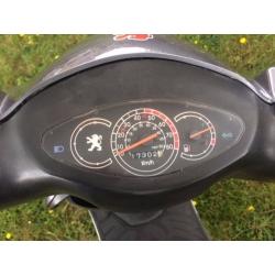 2011 Peugeot V-Clic vclic EVP 2 50cc 4 stroke scooter moped