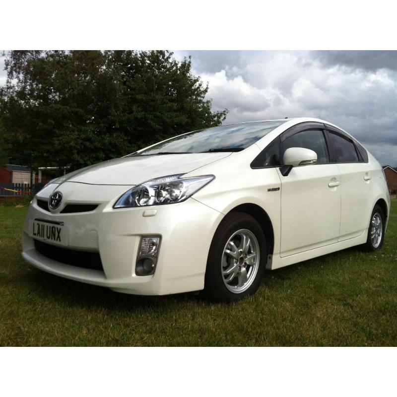 1 OWNER 1 YEAR MOT Toyota Prius (2011) T-Spririt VVT-i Sat Nav 47k Mileage IMMACULATE - P/x Welcome