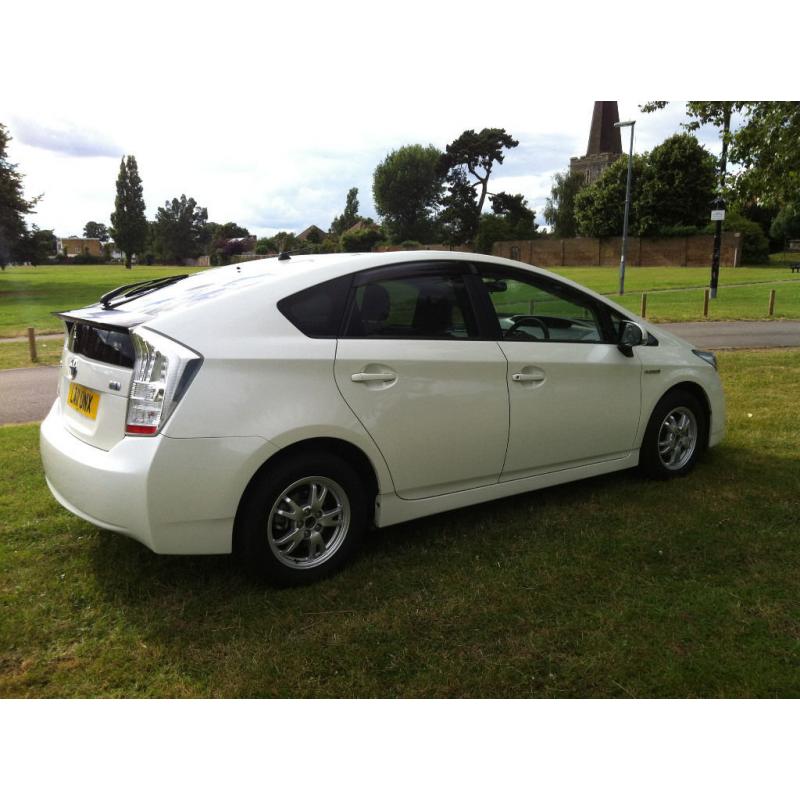 1 OWNER 1 YEAR MOT Toyota Prius (2011) T-Spririt VVT-i Sat Nav 47k Mileage IMMACULATE - P/x Welcome