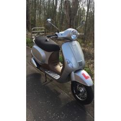 Vespa style scooter ,125 auto