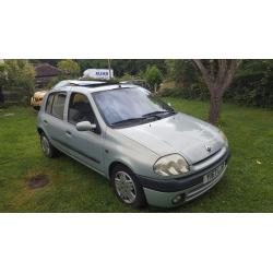 Renault Clio 2001 Manual. 1598 CC. Petrol.