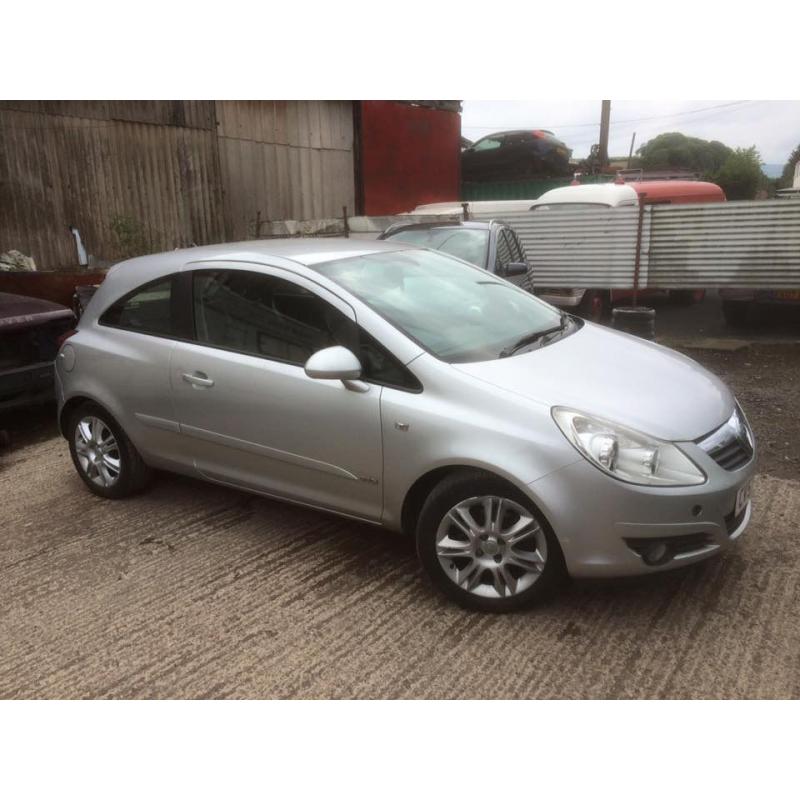 Corsa 1.3 cdti Design, Alloys, A/C & Half leather seats (Imaculate)