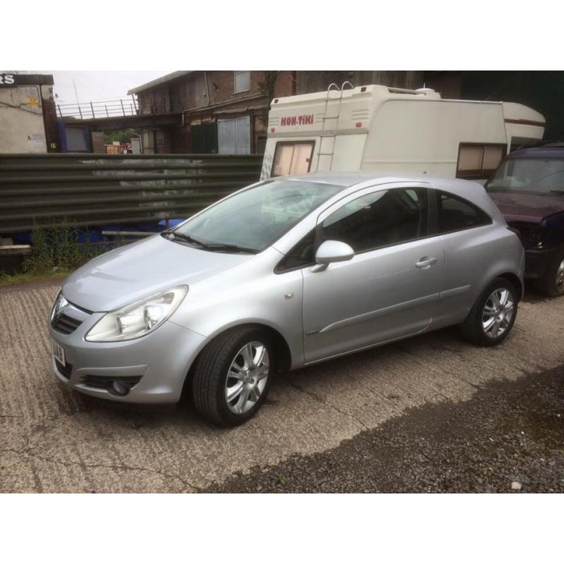 Corsa 1.3 cdti Design, Alloys, A/C & Half leather seats (Imaculate)