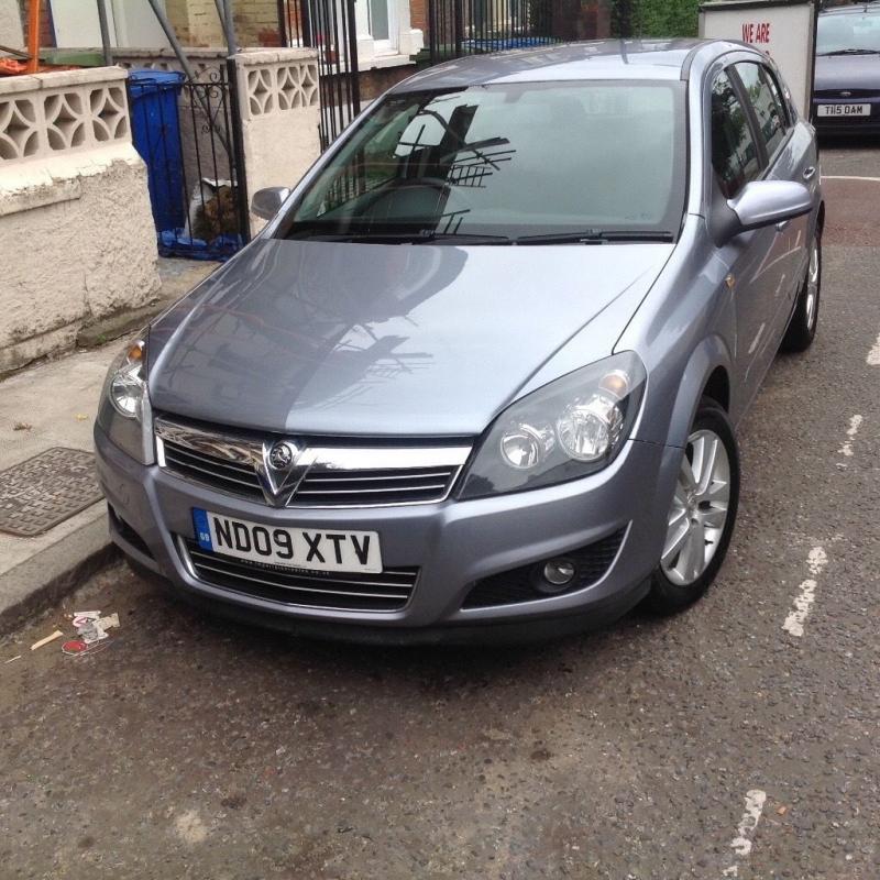 Vauxhall Astra diesel 2009 model 5 doors service history