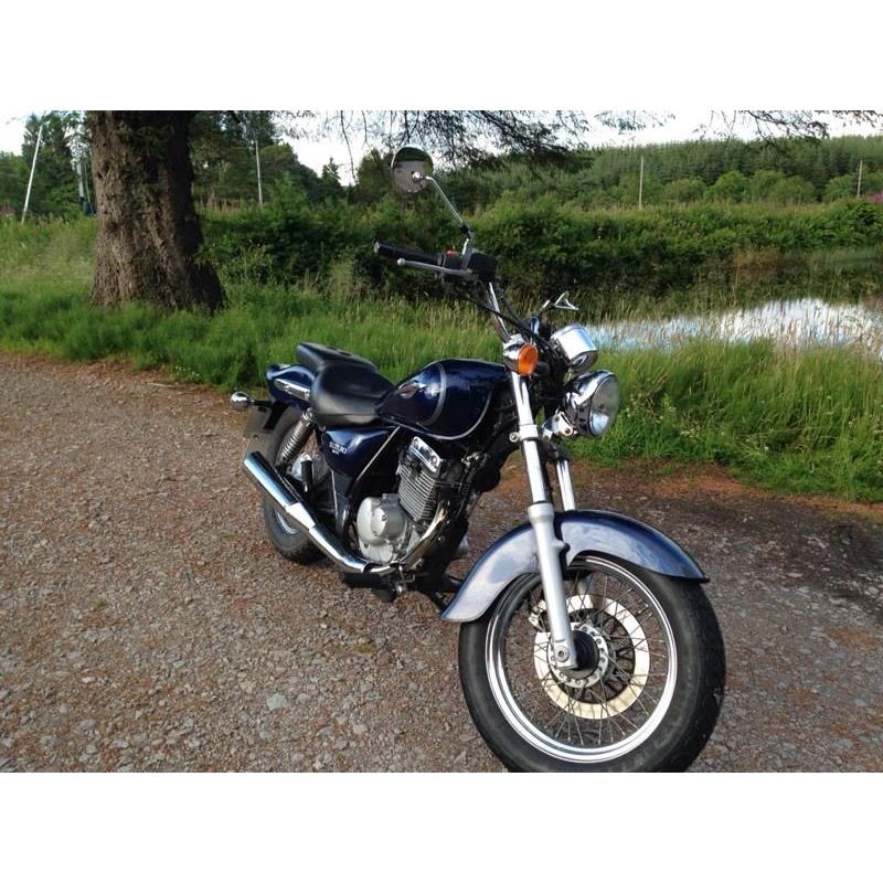 Suzuki Marauder GZ 125cc Motorbike