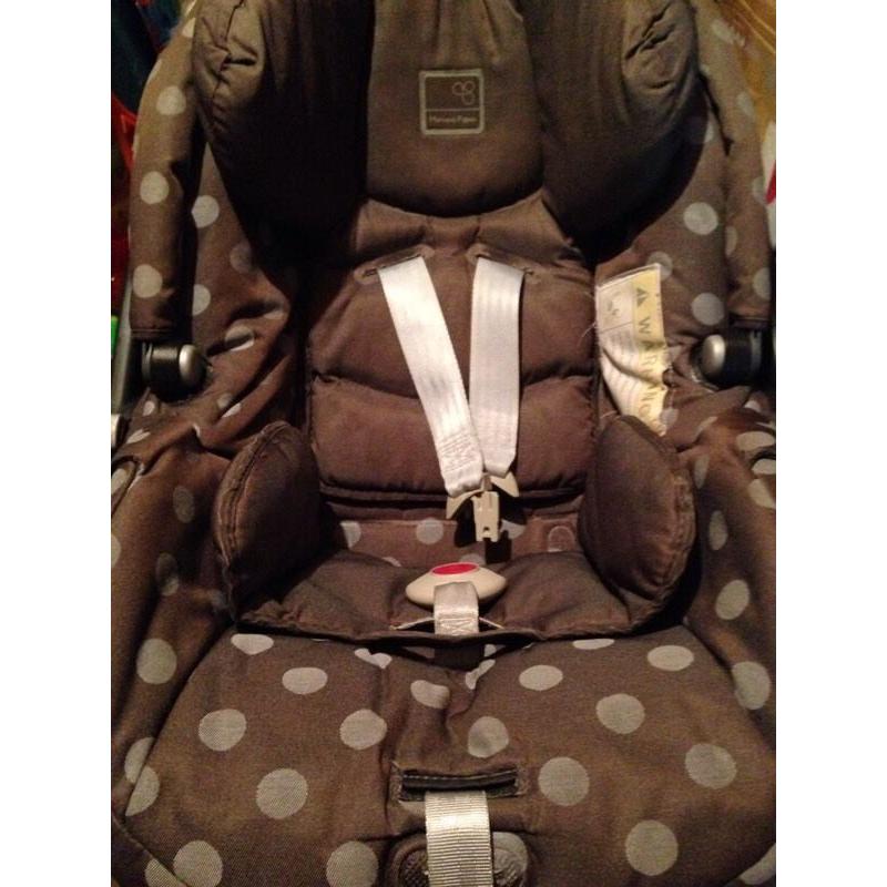 Mama and papa car seat