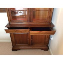 WILLIS GAMBIER Display Cabinet (Louise Philippe collection) - excellent condition