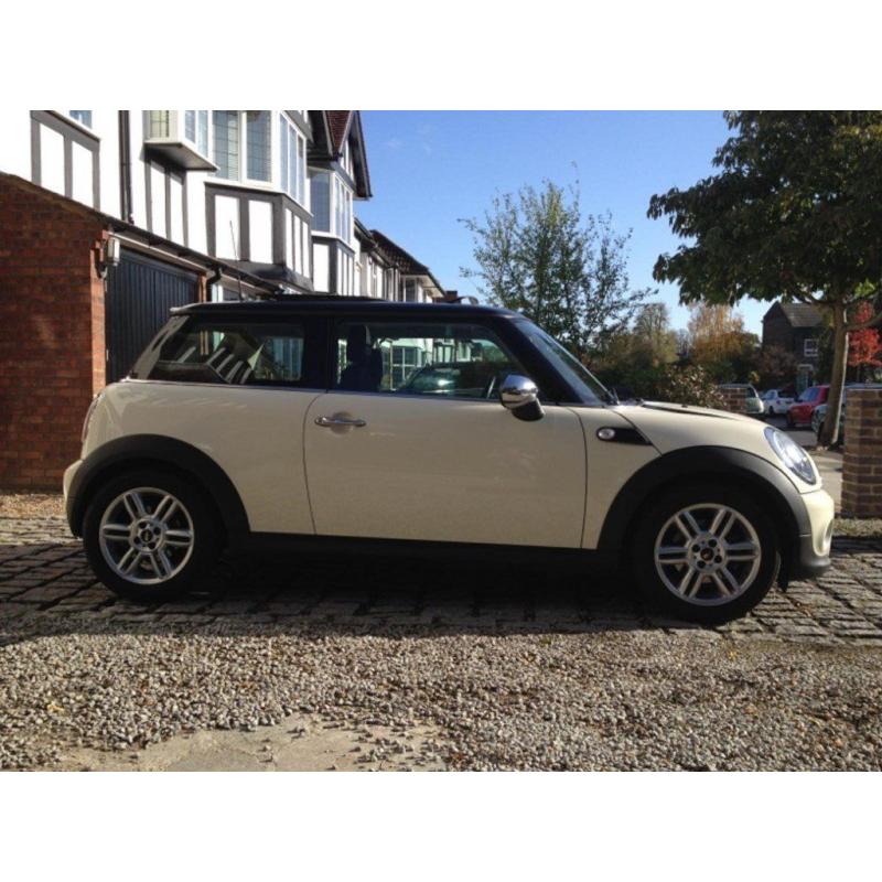 Mini Cooper 2012 Chili pck, TLC 1/2lea alloys pan s'roof elec fold mir, rear sensor FSH condition,