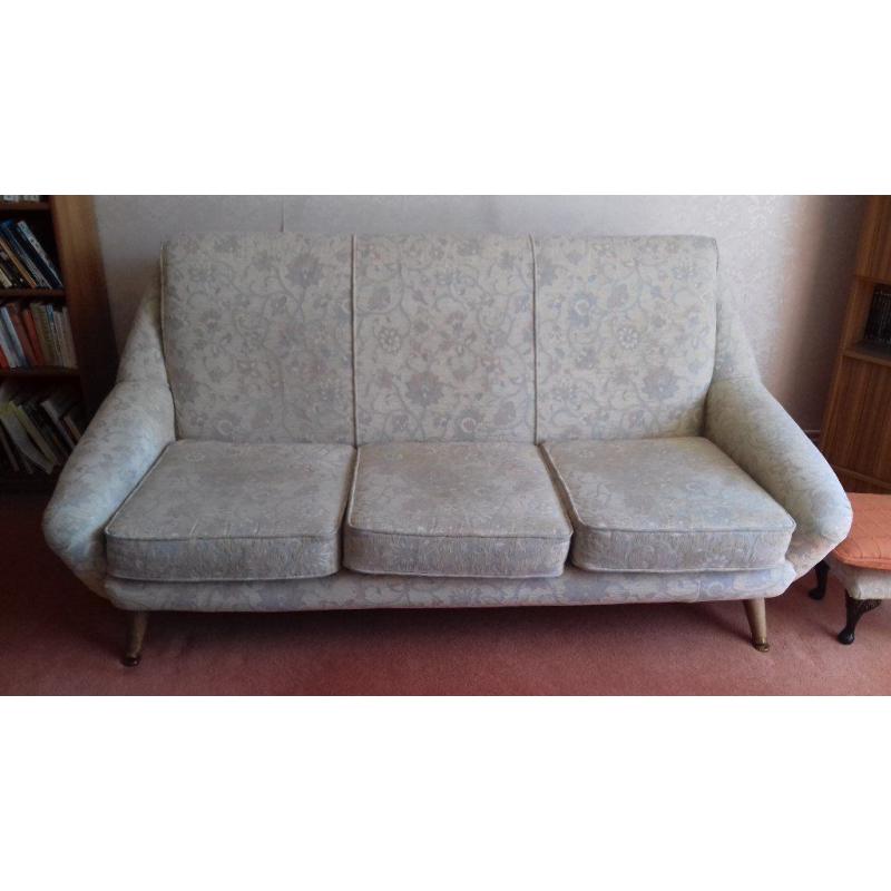 1960s Sofa & 2 chairs - Vintage, authentic and in excellent condition